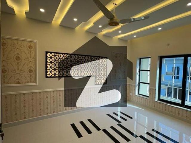 4 Marla Prime Location House For Sale D 12/4