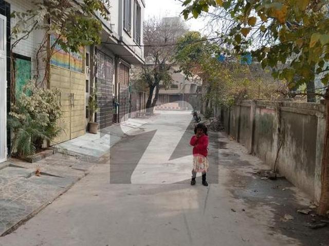 4 Marla Triple Storey Owner Built House for Sale on Rehman Pura Wahdat Road | Prime Location | Spacious & Modern Living Rehmanpura Ferozpur Road