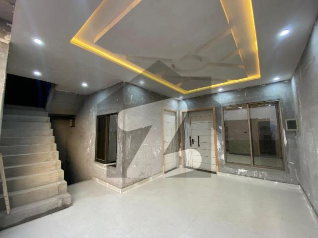 4 marla 1080sqft house for sale. Engineer built. Prime location Multan