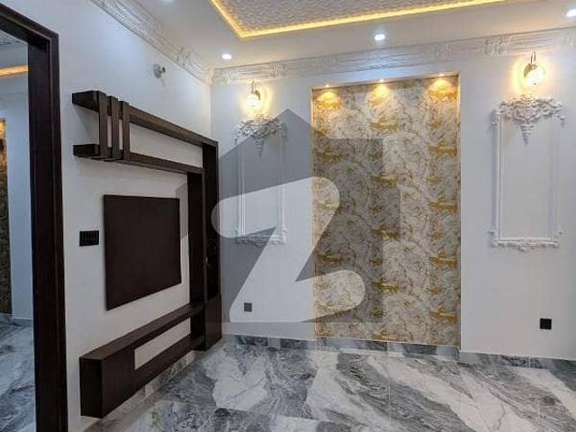 4 marla 2nd floor upper portion available for rent in military account's society college road lahore