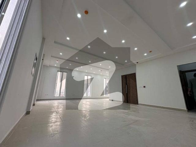 4 Marla 4th Floor Commerial Plaza Available For Rent In DHA Phase 8 Commercial Broadway