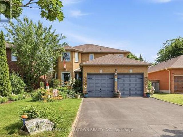 4 Martinet Street, Whitby, ON, L1N 8K8 house for sale | Listing ID E13543 | Royal LePage