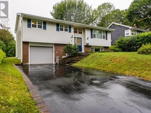 4 Meadowview Drive, Bedford, NS, B4A 2C3 house for sale | Listing ID 202618 | Royal LePage