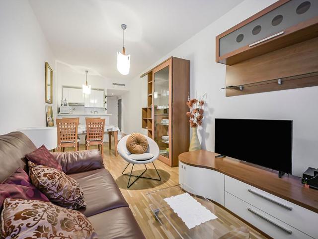 4 min à pied des Champs Élysées, une adresse d'exception