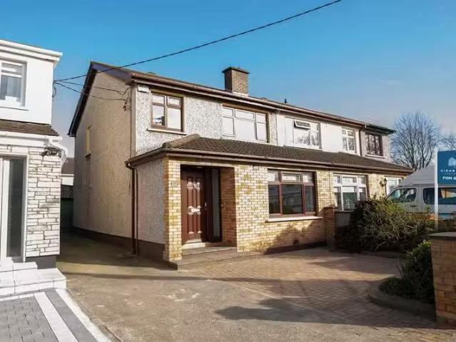 4 Montrose Grove, Dublin 5, Beaumont, Dublin 9, D05FH72 is for.