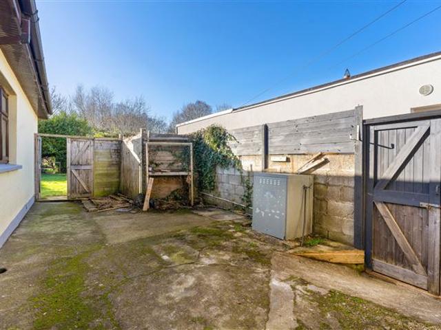 4 Mo, 4 Moss Cottages, Enniskerry Road, Kilternan, Dublin 18 Sherry FitzGerald Foxrock 4905 MyHome. Ie Residential
