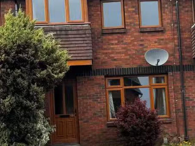4 Old Manse Court