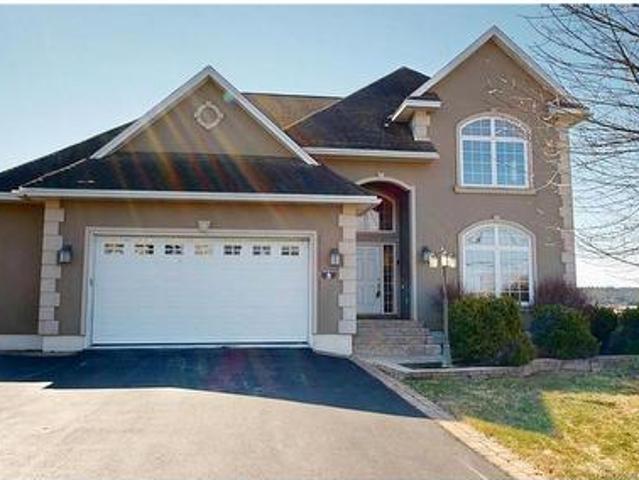 4 Admiralty Dr, Saint John, NB, E2K 0B7 Luxury House for sale | Listing ID NB137453 | Royal LePage Carriage Trade Luxury Properties