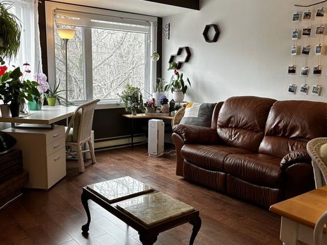 4 ½ Ahuntsic – Lumineux, A/C