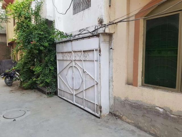 4 and a half marla house for sale! Single story Lahore New Muslim Town ID 21253