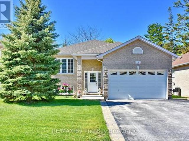 4 Anthony Street, Wasaga Beach, ON, L9Z 2N4 house for sale | Listing ID S13516 | Royal LePage