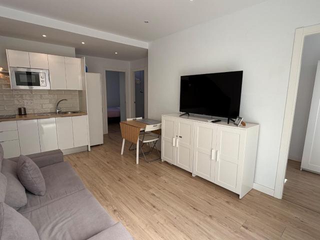 Oportunidad de inversión en El Palo: 4 apartamentos turísticos a pocos metros del mar