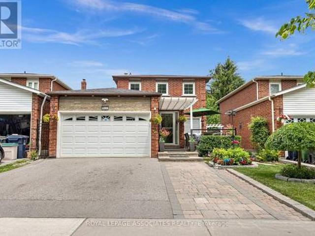 4 Apsco Avenue, Toronto, ON, M1E 5A8 house for sale | Listing ID E13540 | Royal LePage