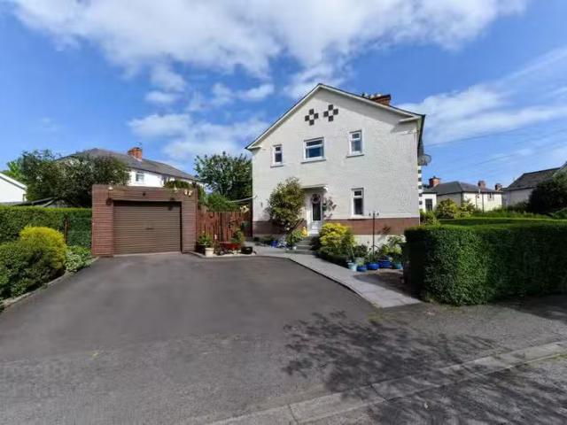 4 Ardgreenan Crescent