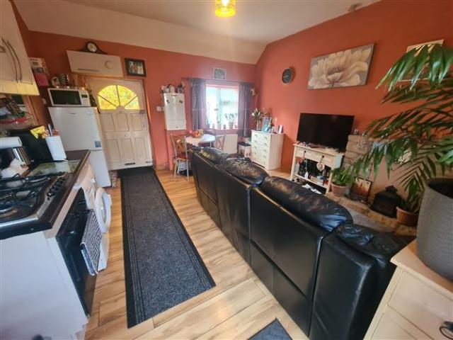 4 Ashgrove Terrace, Ringaskiddy, Cork Michael Pigott Auctioneer & Valuer 4913 MyHome. Ie Residential