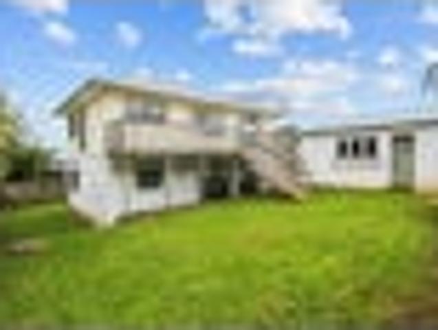 4 Bed 2 lounge beach hideaway