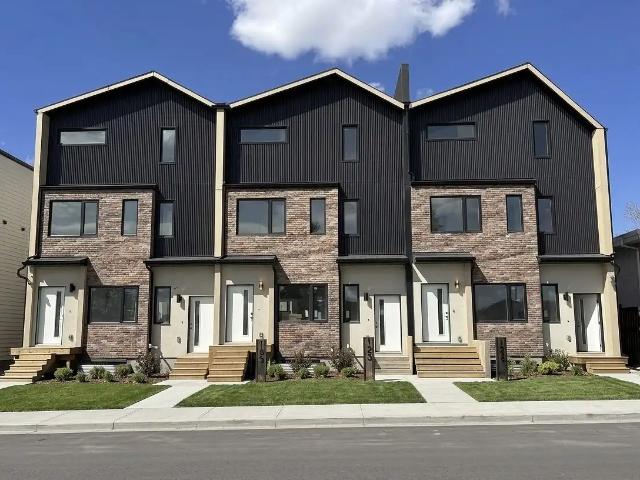 4 Bed 2.5 Bath Radisson Heights | Downtown Views | Transit | Schools