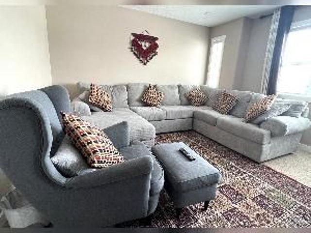 4 Bed 3 Bath Upper Suite Panorama Hills