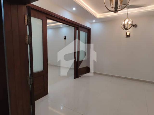4 Bed Unfurnished Apartment For Rent