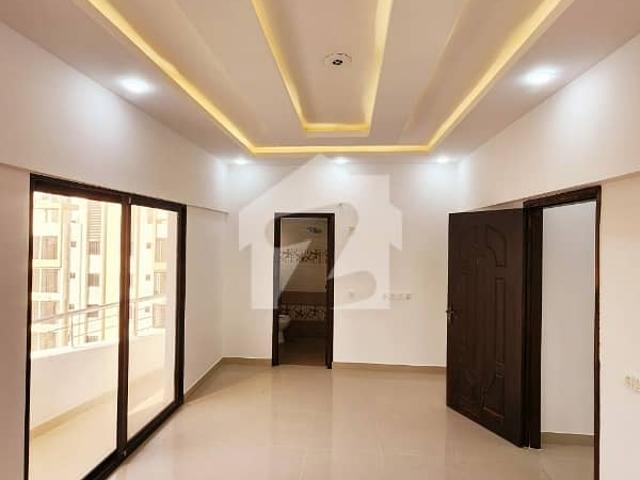 4 bed dd with lease with car parking