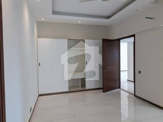 4 Bed DD Apartment For Sale In Clifton Next To Ocean Mall
