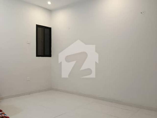 4 Bed DD Flat Available For Sale With Roof