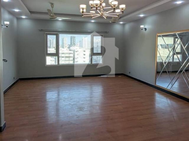 4 Bed DD Luxury Apartment Available For Rent At Clifton Block 7 Near Teen Talwar