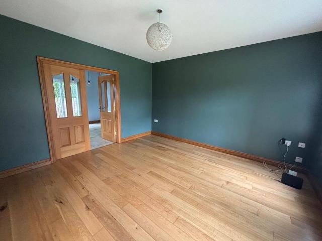 4 Bed Detached House