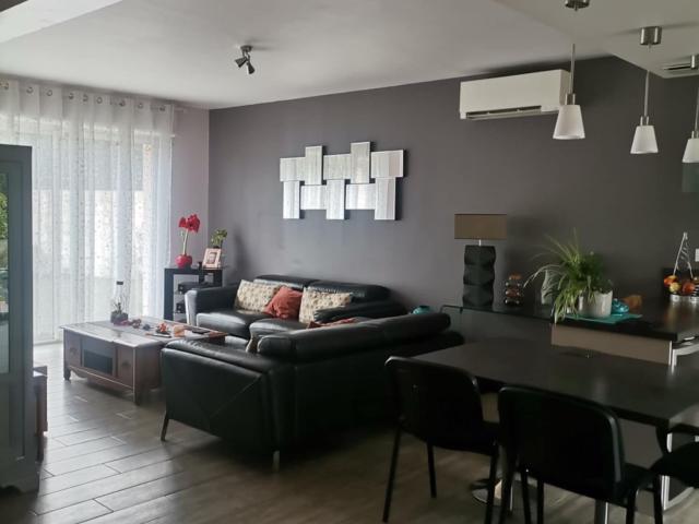 4 bed house to let in mas saintes puelles