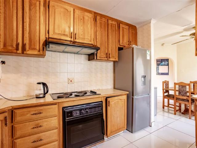 4 Bed House in Wyebank
