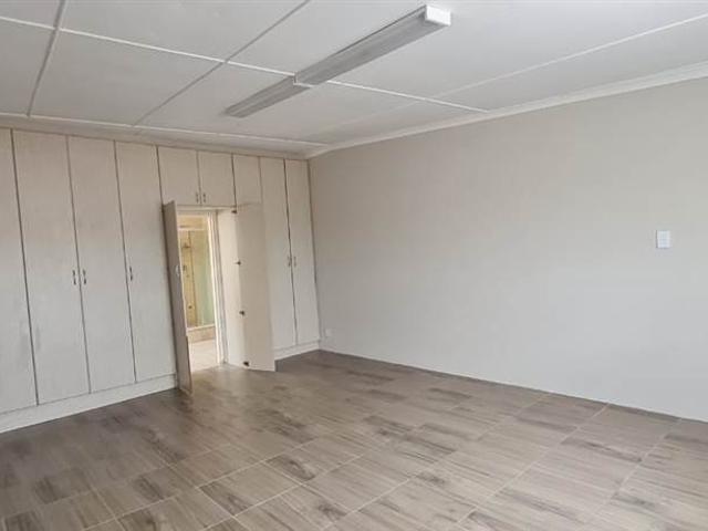 4 Bed House in Fairbridge Heights