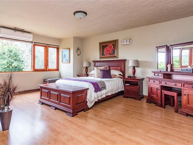 4 Bed House in Featherbrooke Estate