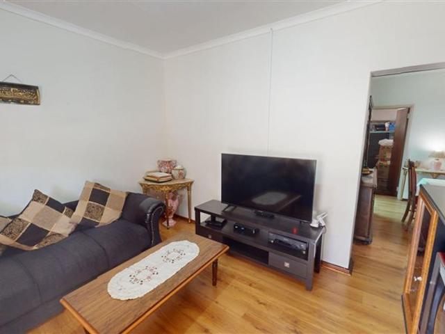 4 Bed House in Flora Park