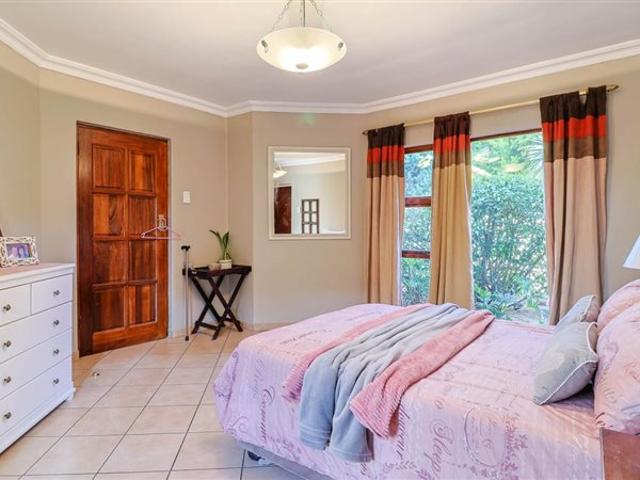 4 Bed House in Glen Marais