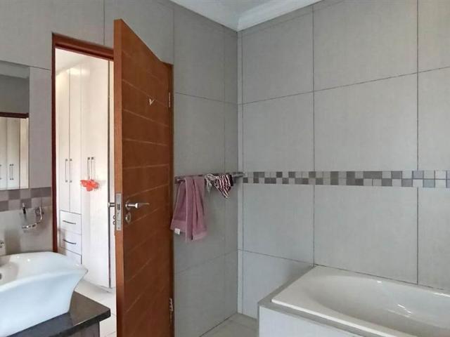 4 Bed House in Glen Eagles Estate