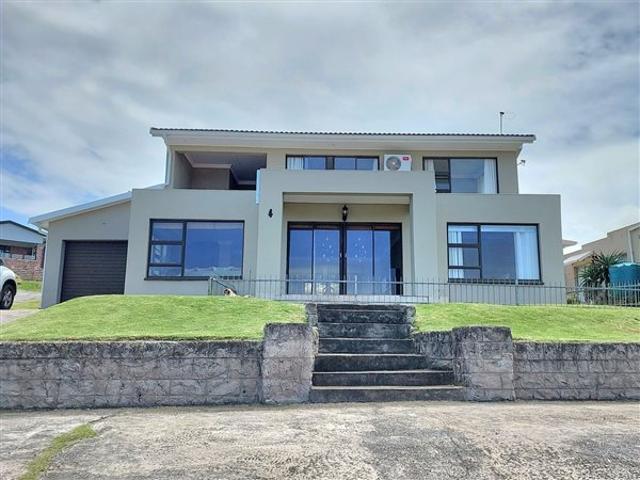 4 Bed House in Glen Gariff