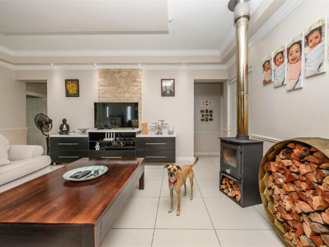 4 Bed House in Lovemore Heights