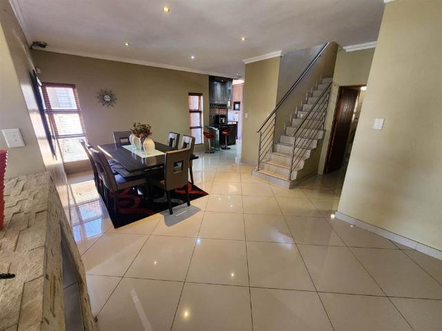 4 Bed House in Montana Park