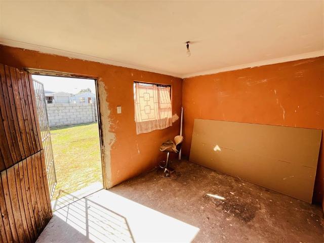 4 Bed House in Motherwell