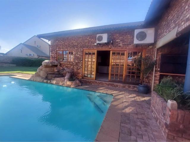 4 Bed House in Royldene