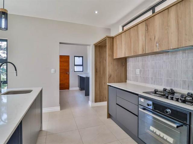 4 Bed House in Sonheuwel