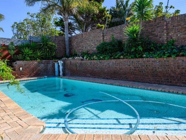 4 Bed House in Sunridge Park