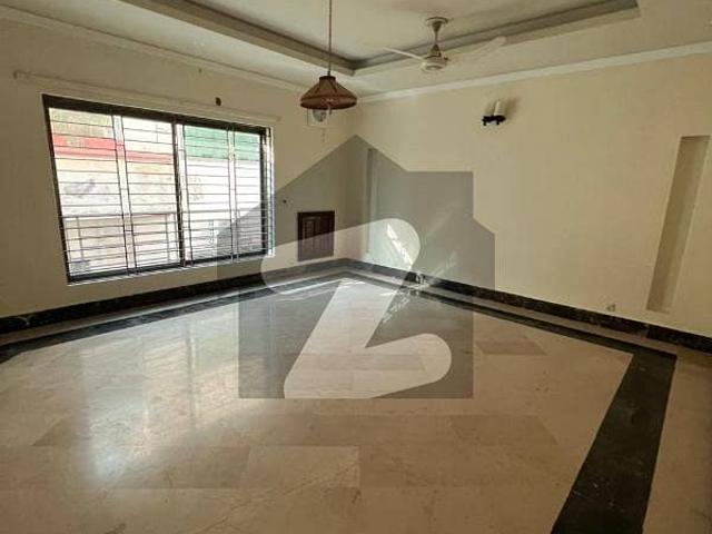 5 Bed Kanal House Available For Sale