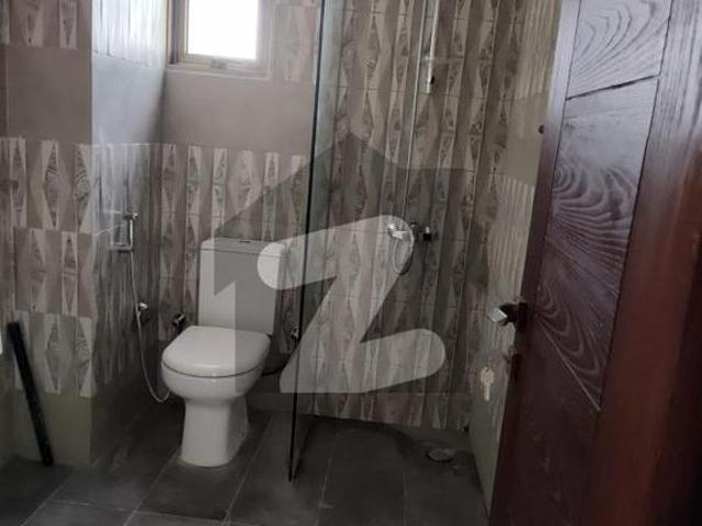 4 bed rooms brand new flat askari 6 rent askari 6