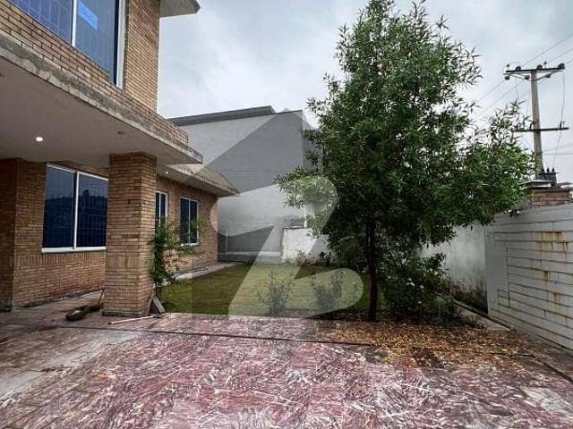 4 Bed Semi Double Story House For Rent On 1 Kanal