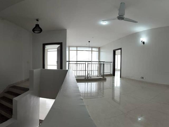4 bed Sea Facing Duplex | West Open Corner For Rent