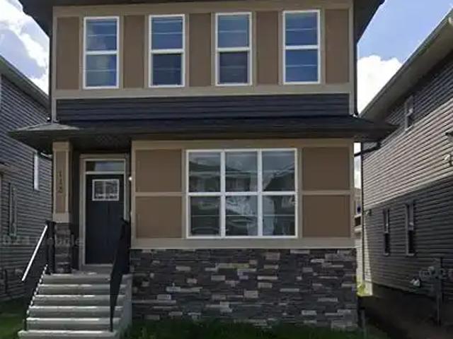 4 Bedroom 3 full bathroom Mein Floor