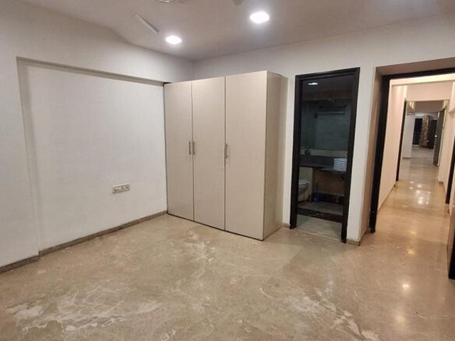 4 Bedroom 1200 Sq.Ft. Apartment in Bandra West Mumbai Listing ID: #10214