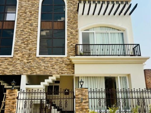 4 Bedroom 1800 Sq.Ft. Villa in International Airport Road Zirakpur Listing ID: #10100
