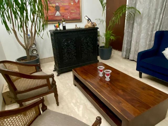 4 Bedroom 2000 Sq.Ft. Builder Floor in Hauz Khas Delhi Listing ID: #9857